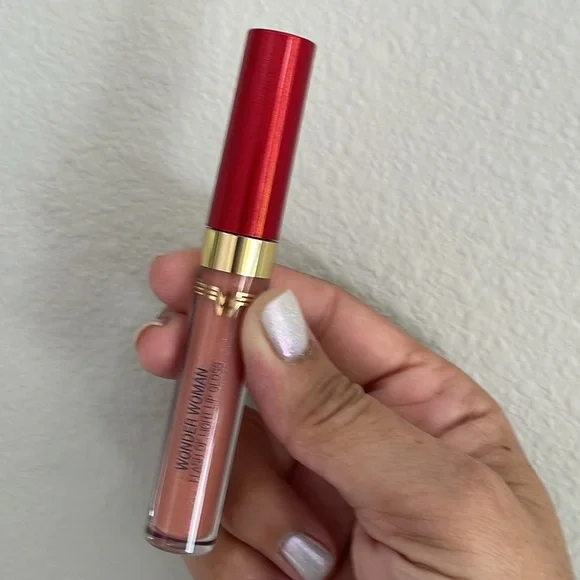 Kiko Milano • Wonder Woman Flash of Light Lip Gloss • 03 Epic Peach 🍑 • 🆕 - Picture 5 of 10